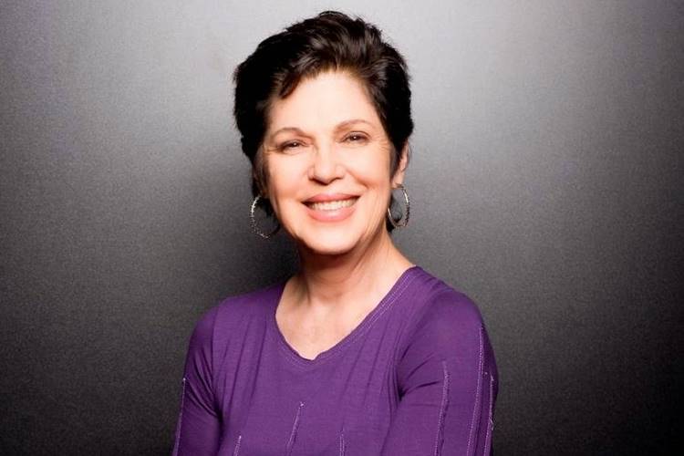 Vozes em Cena | Esther Góes