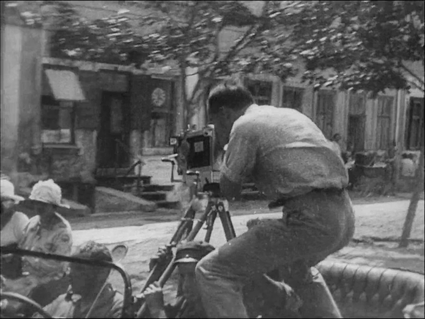 Cinematographo | Um homem com uma câmera
