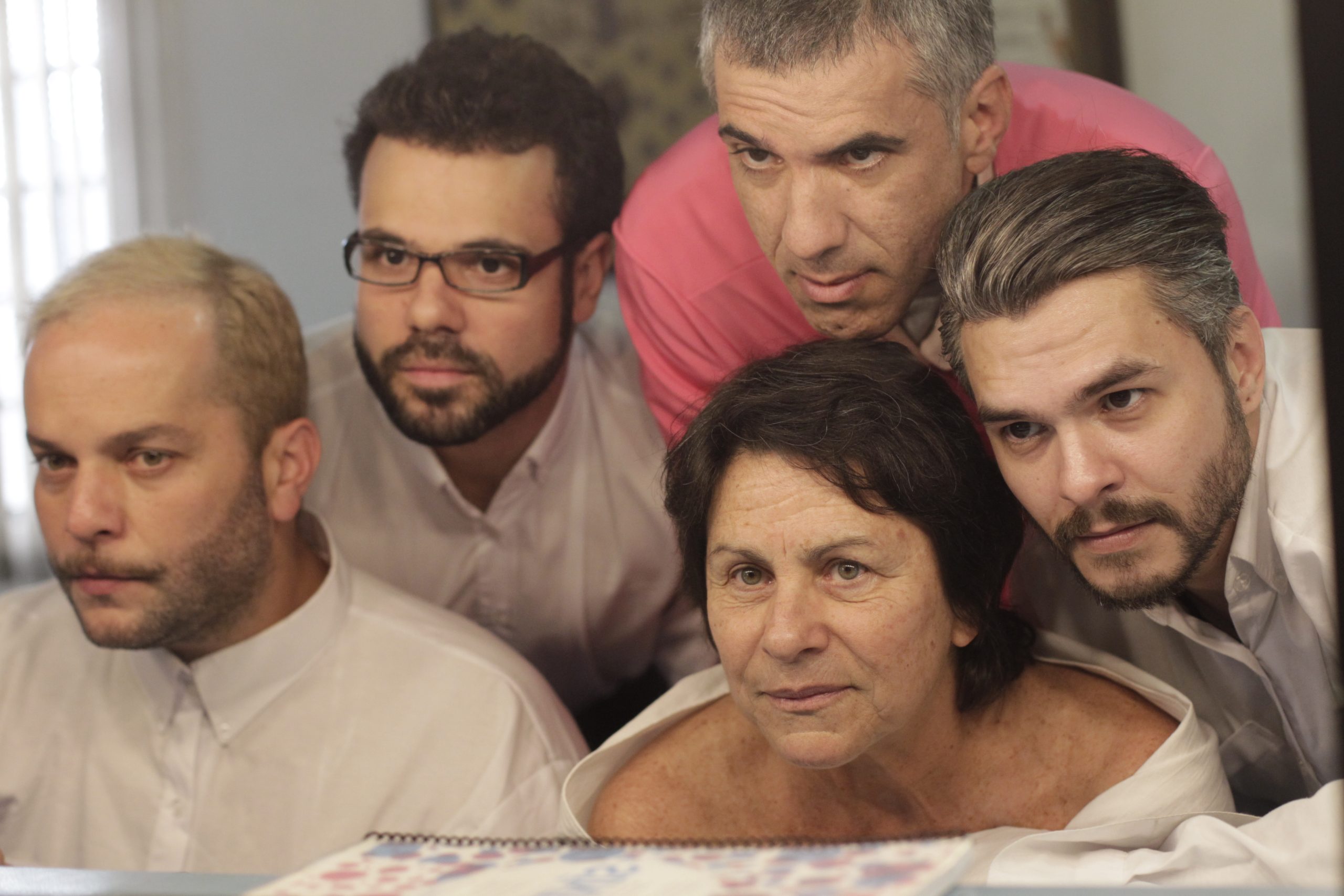 Leitura dramática e bate-papo | Velha Companhia apresenta: “Sínthia”, com Denise Weinberg
